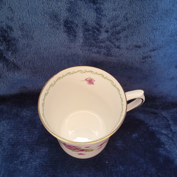Queens Fine Bone China Mug ~ Violets - Picture 2 of 4